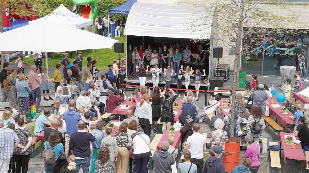 Der Familientag im Auricher Jugend- und Familienzentrum lockte viele Besucher an. Foto: Helmut Vortanz