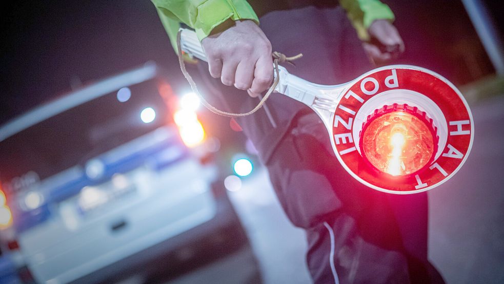 Zum Teil empfindliche Strafen verhängte die Polizei in Bremen bei Kontrollen gegen Raser am Freitag. Foto: Simon Adomat via www.imago-images.de