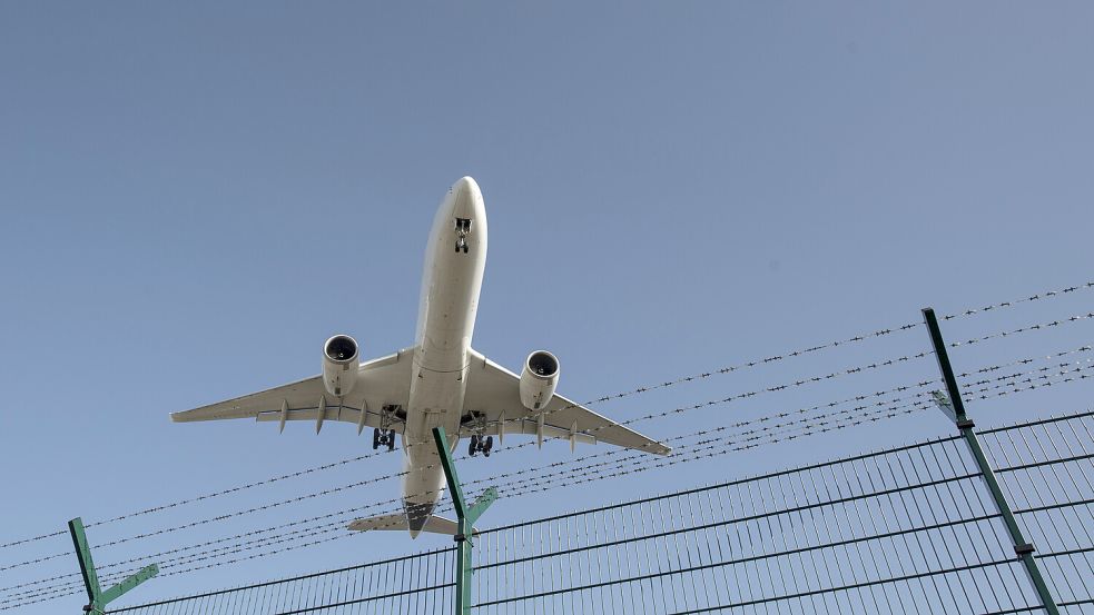 Die Mitarbeiter der Bundesministerien fliegen wieder mehr auf Dienstreisen im Inland. Foto: dpa/Boris Roessler