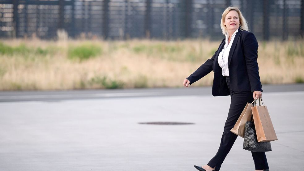 Bundesinnenministerin Nancy Faeser steht mit ihrem Vorschlag zur Abschiebung von Clan-Kriminellen ziemlich alleine da Foto: dpa/Bernd von Jutrczenka