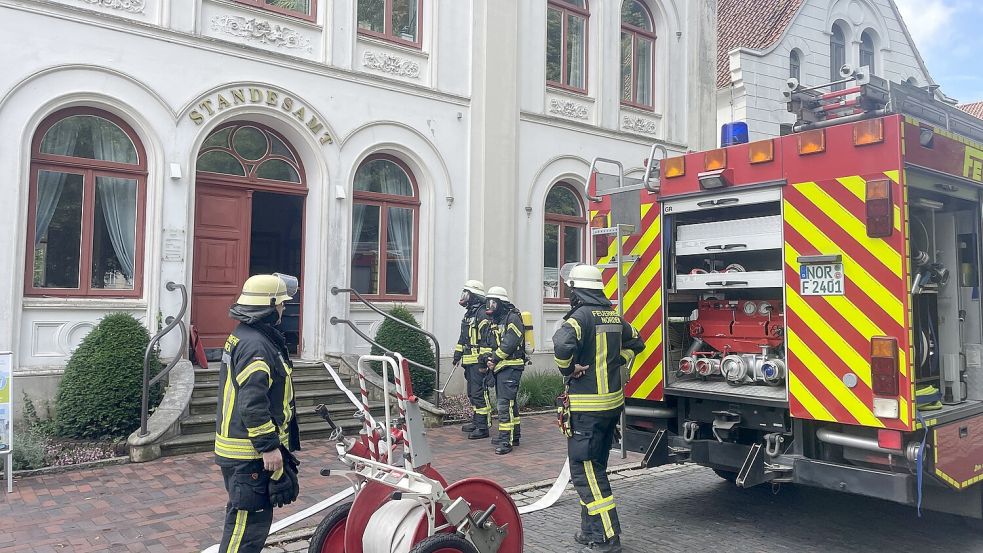 Die Feuerwehr ist zu einem Brand in das Norder Standesamt gerufen worden. Foto: Feuerwehr