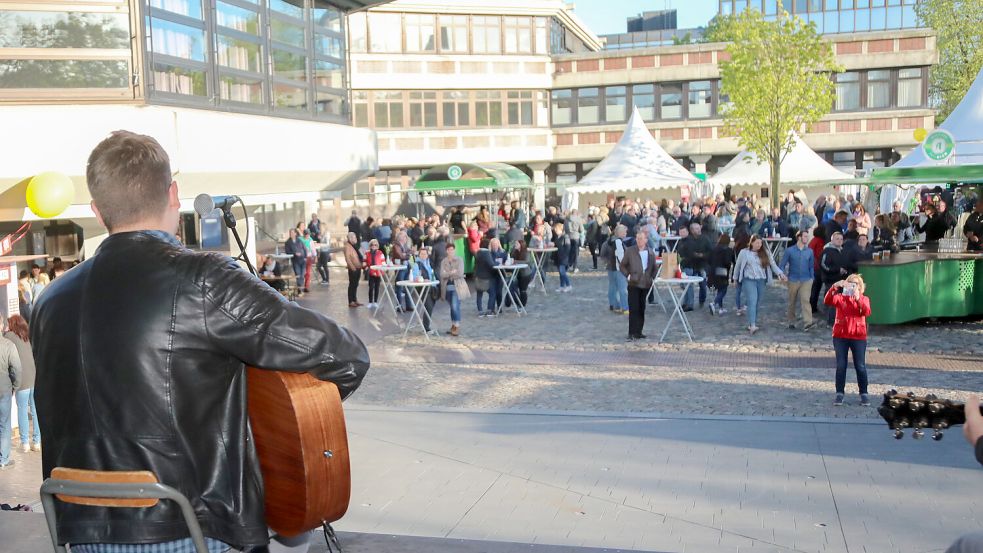 Mehr kleinere Feste wie den „Sommer am Wall“ (hier 2018) sollte es laut SPD und GAP in Aurich geben. Foto: Romuald Banik