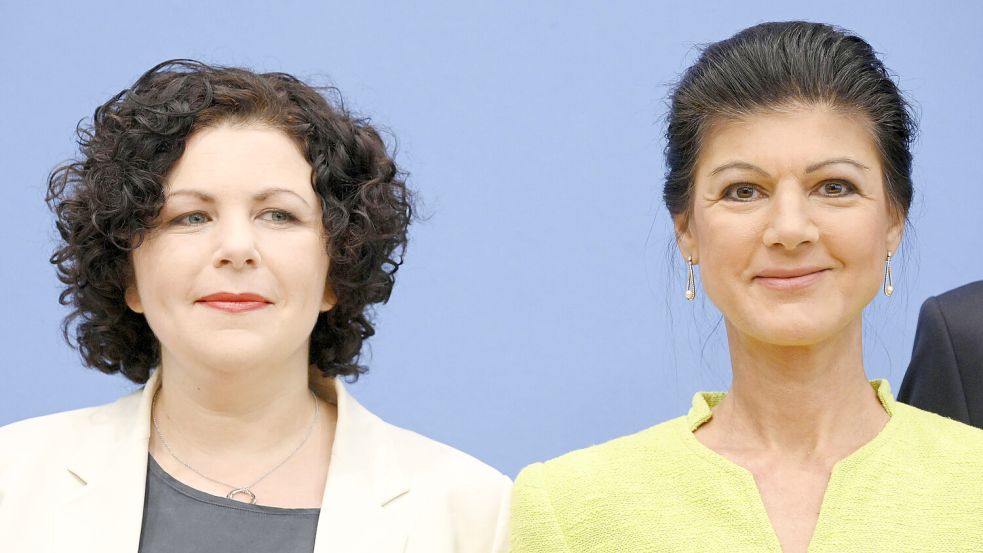 Amira Mohamed Ali (l.) und Sahra Wagenknecht bei der Bundespressekonferenz zur Gründung des Vereins Bündnis Sahra Wagenknecht. Foto: imago/Future Image