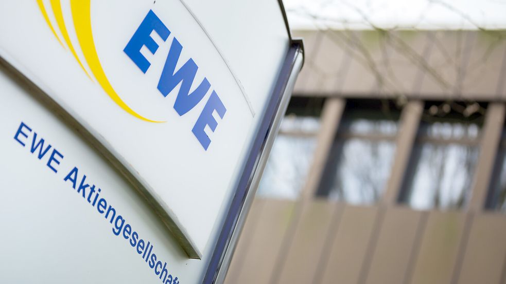 Blick auf die EWE-Zentrale in Oldenburg. Foto: Mohssen Assanimoghaddam/DPA