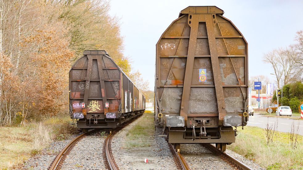 An der Emder Straße sind derzeit einige Waggons der EGOO abgestellt. Foto: Romuald Banik