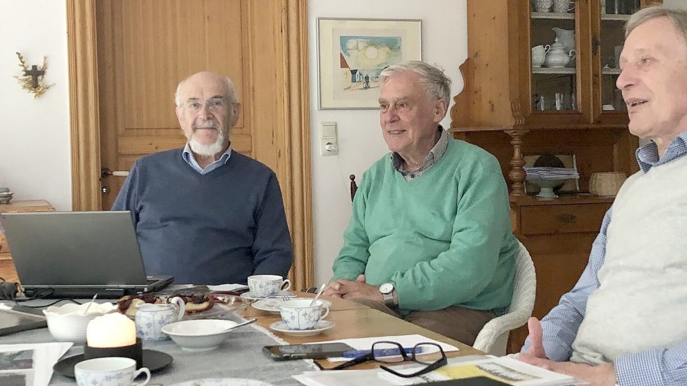 Das aktuelle Redaktionsteam des Klosterblatts: „Chefredakteur“ Melle Oltmanns (von links), Dr. Arnd Friedrich und Bernd Buttjer. Foto: privat