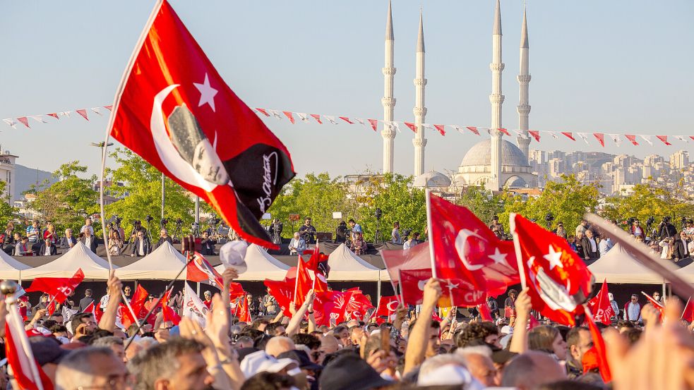 Istanbul, die „Perle am Bosporus“, könnte im März der Ort eines brisanten Machtwechsels werden. Foto: dpa/ZUMA Press Wire/Tolga Ildun