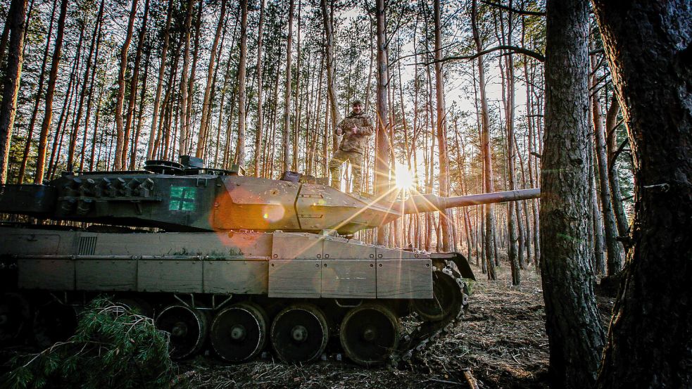 Hilft im Kampf gegen die Russen: Ein Leopard 2 in der Ukraine. Foto: IMAGO/André Hirtz