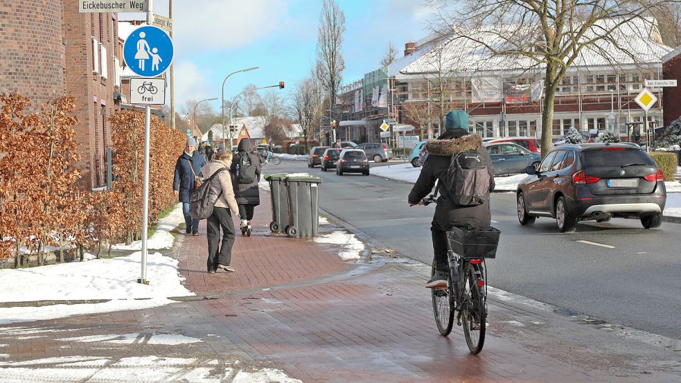 Auf dem Hoheberger Weg ist gerade zur Schulbeginn und Schulschluss viel Verkehr. Eltern zeigten sich im Winter besorgt über die neue Verkehrsführung. Foto: Romuald Banik