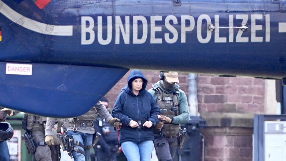 Vergangene Woche wurde die ehemalige RAF-Terroristin Daniela Klette gefasst. Am Donnerstag traf sie am Bundesgerichtshof ein. Foto: dpa/Uli Deck