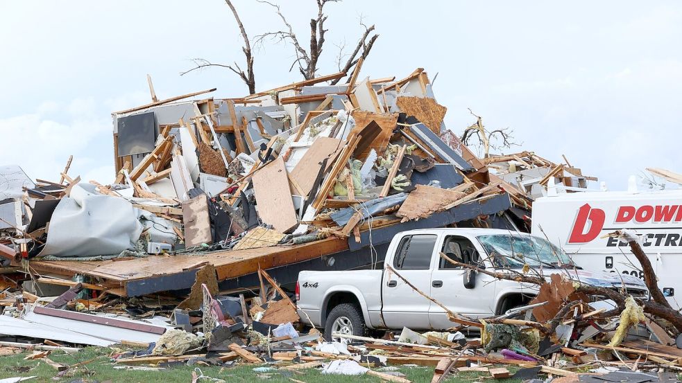 In dem US-Bundesstaat Nebraska haben gleich mehrere Tornados schwere Schäden angerichtet. Foto: Nikos Frazier/Omaha World-Herald/AP/dpa