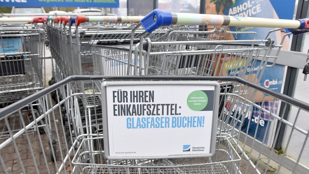 Auch in Einkaufswagen einer Supermarktkette hatte das Unternehmen Deutsche Glasfaser für sich und sein Vorhaben im Brookmerland geworben. Foto: Thomas Dirks
