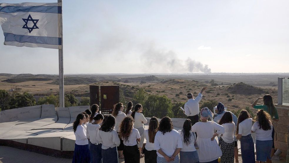 Rauch über dem Gazastreifen: Die israelische Armee weitet ihre Angriffe auf Gebiete aus, in denen das Militär schon zuvor im Einsatz war. Foto: Leo Correa/AP