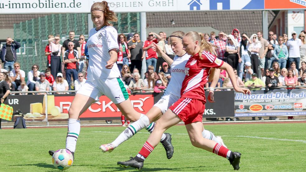 Marie Ernst vergab im Hinspiel die beste Auricher Chance für ein Tor gegen Mönchengladbach. Foto: Helmut Vortanz