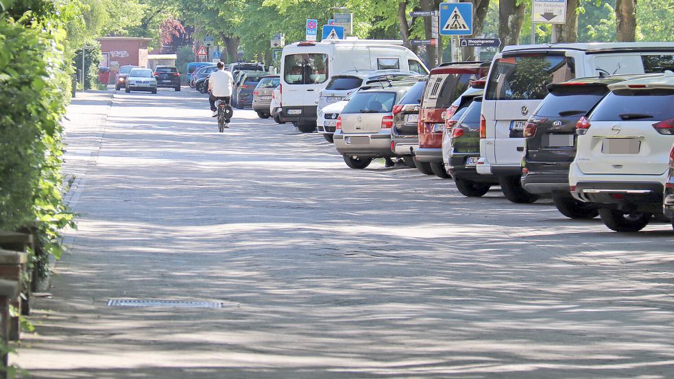 Die Parkplätze am Georgswall in Aurich sind bei Autofahrern beliebt. Foto: Heino Hermanns