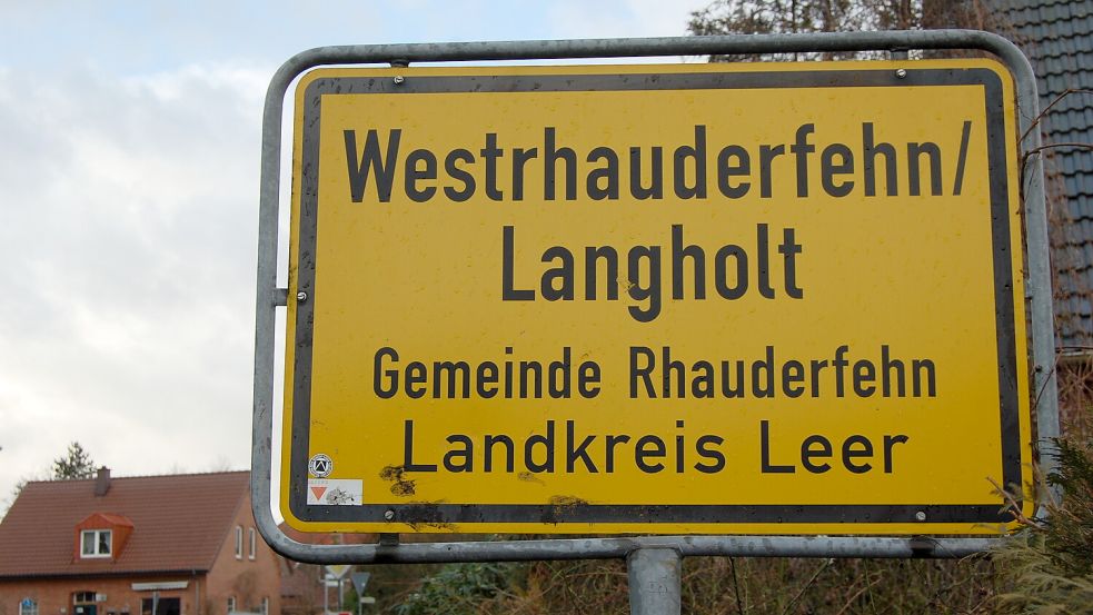 Ein Schild, zwei Ortsteile: So wurden Langholt und Westrhauderfehn lange Zeit zusammen ausgeschildert.