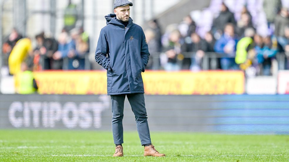 Blickrichtung Ostkurve nach der Niederlage gegen Eintracht Braunschweig: Julius Ohnesorge. Foto: Michael Titgemeyer