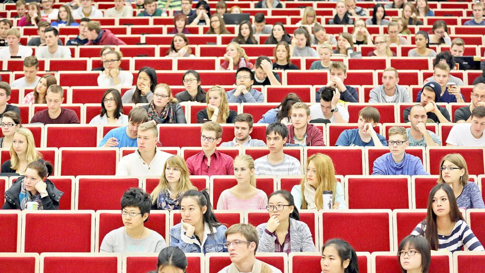 Seit Jahren ist die Zahl der Bafög-Empfänger unter den Studierenden rückläufig. Foto: dpa/Jan Woitas