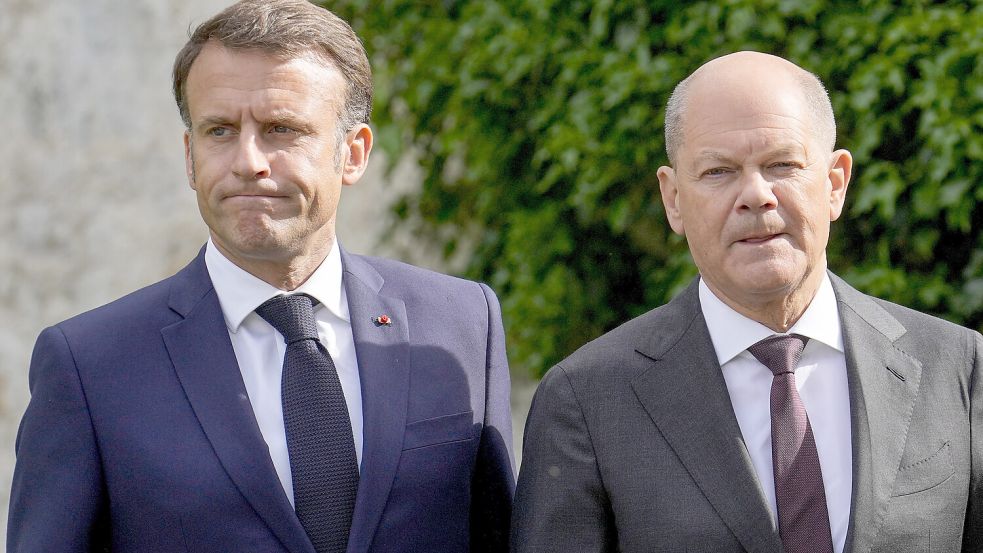 Präsident Emmanuel Macron (l.) mit Kanzler Olaf Scholz Ende Mai in Berlin. Sollte Deutschland sich ein Vorbild an Frankreich nehmen? Foto: dpa/Pool AP/Ebrahim Noroozi