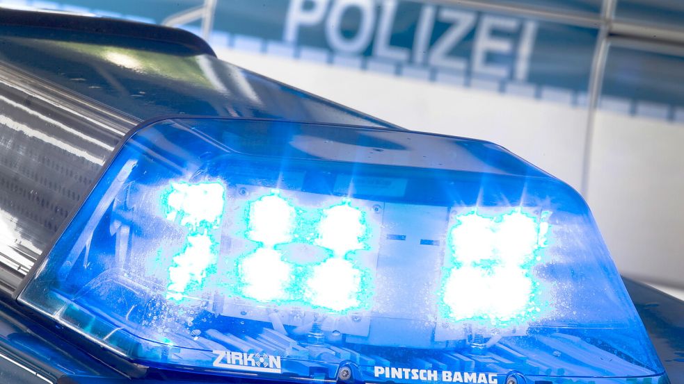 Die Polizei nahm den Unfall in der Krummhörn auf. Foto: DPA