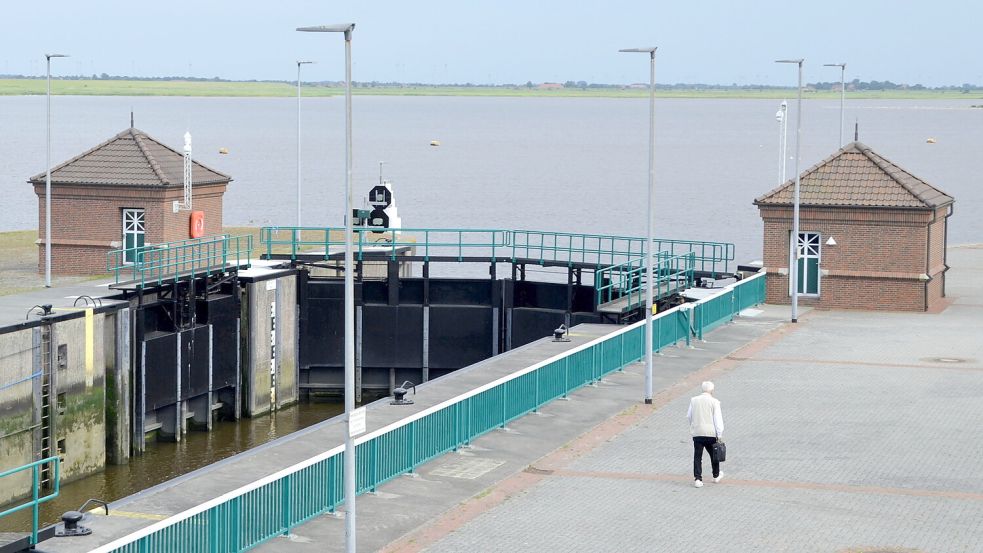 Am Sperrwerk Leysiel mit dem großen Speicherbecken könnte ein neues Schöpfwerk gebaut werden. Foto: Aiko Recke