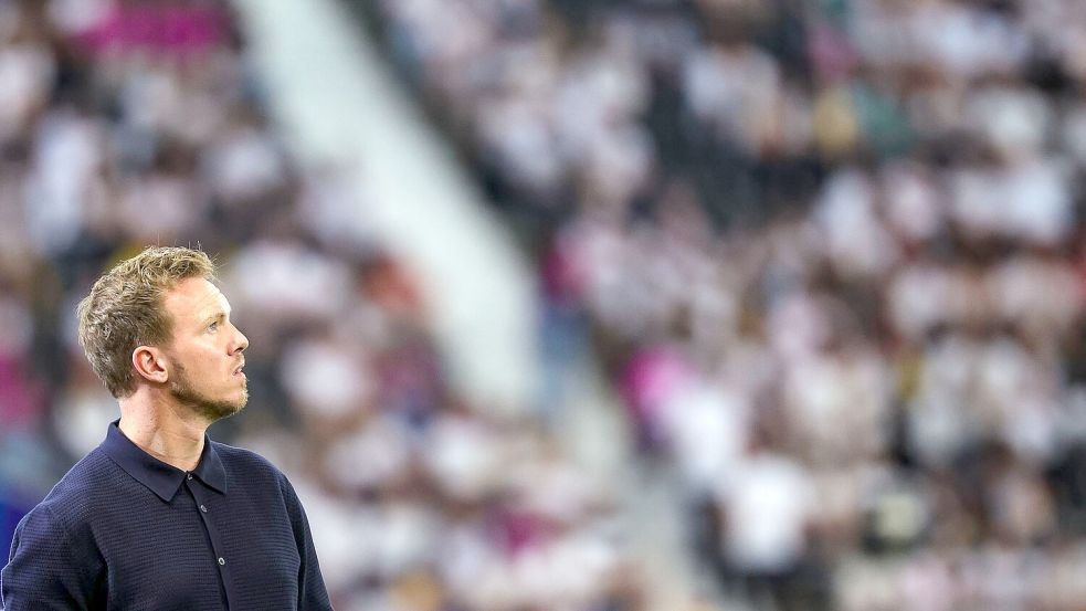 Bundestrainer Julian Nagelsmann kennt noch nicht den Kontrahenten im Achtelfinale. Das erschwert die Planung. Foto: Christian Charisius/dpa