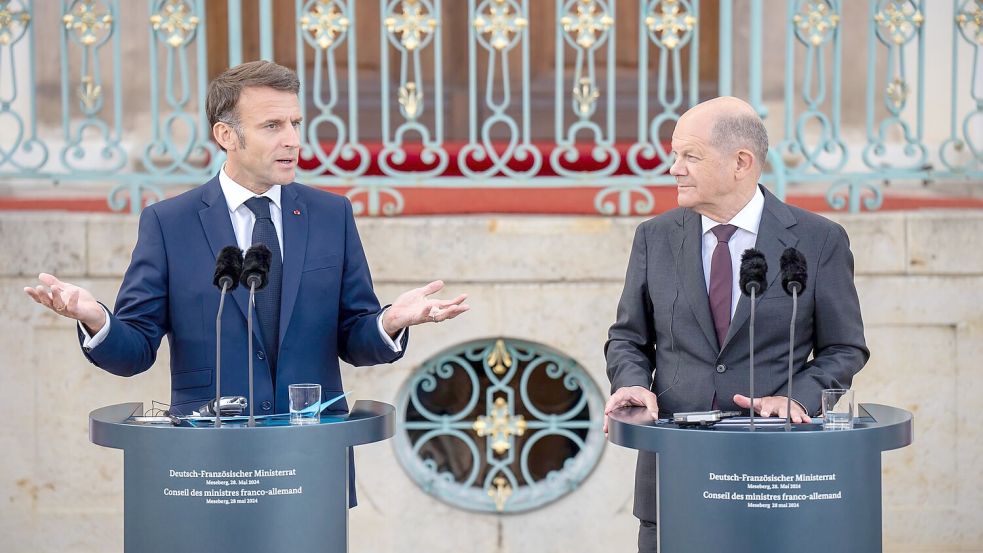 In engem Kontakt nach der Wahl in Frankreich: Macron und Scholz Foto: Michael Kappeler/dpa