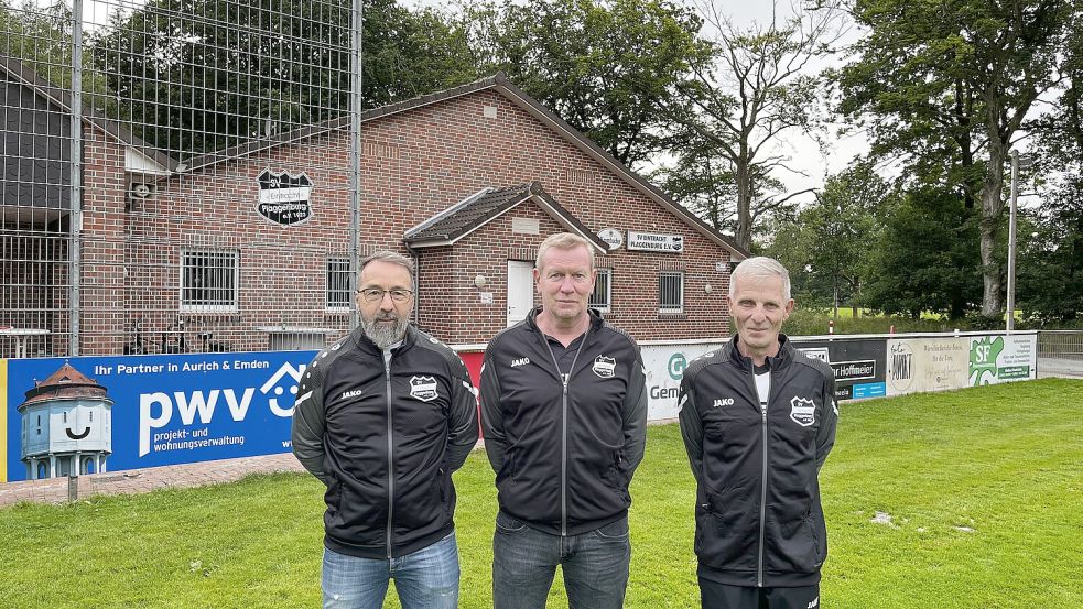 Reiner Gesch (von links), Klaus-Dieter Scherf und Uwe Kampmann bilden das Trainergespann bei Eintracht Plaggenburg.Foto: privat