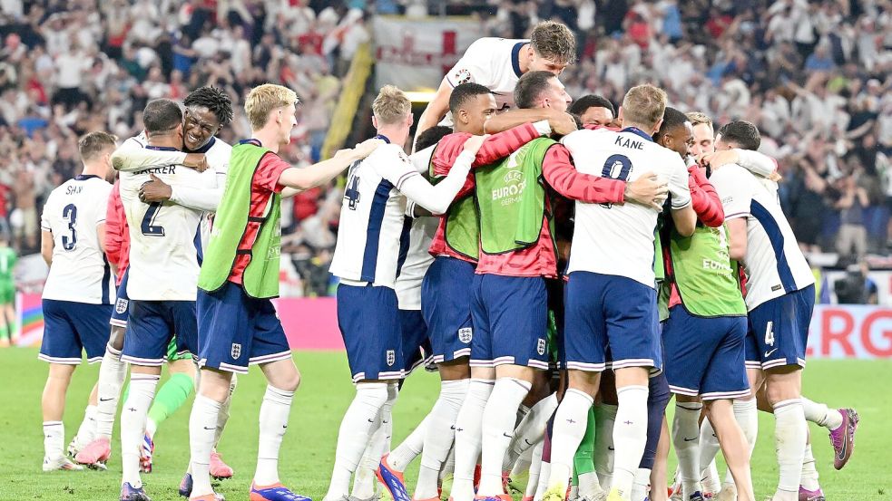 England setzte sich dank eines späten Treffers mit 2:1 gegen die Niederlande durch. Foto: Bernd Thissen/dpa