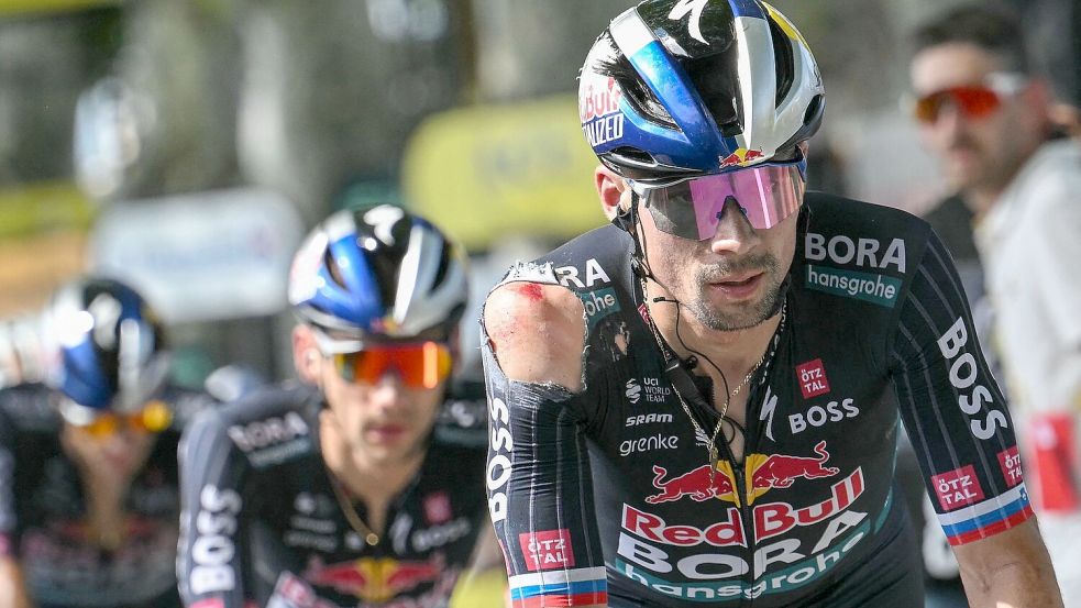 Primoz Roglic war auf der zwölften Etappe wenige Kilometer vor dem Ziel gestürzt. Foto: Marco Bertorello/AFP/dpa