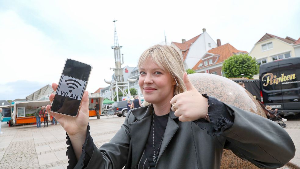 Auf dem Auricher Marktplatz gibt es bereits einen kostenlosen WLAN-Hotspot. Foto: Romuald Banik