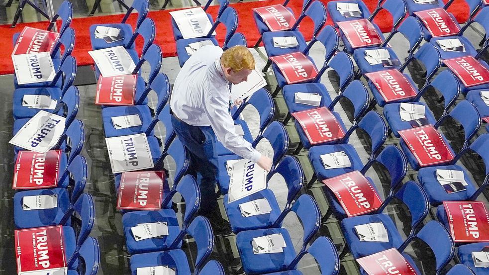 Der Parteitag ist ein riesiges Spektakel. Foto: Matt Rourke/AP