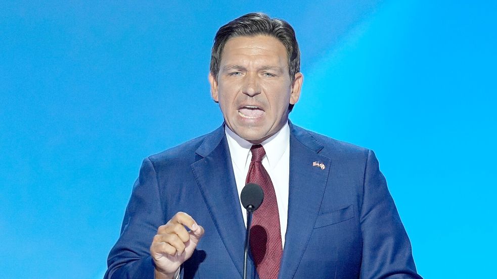 „Schicken wir Joe Biden zurück in seinen Keller und Donald Trump zurück ins Weiße Haus“, sagt Ron DeSantis - auch er wollte einst die Kandidatur seiner Partei, stieg aber noch vor Haley aus dem Vorwahlkampf aus. Foto: J. Scott Applewhite/AP