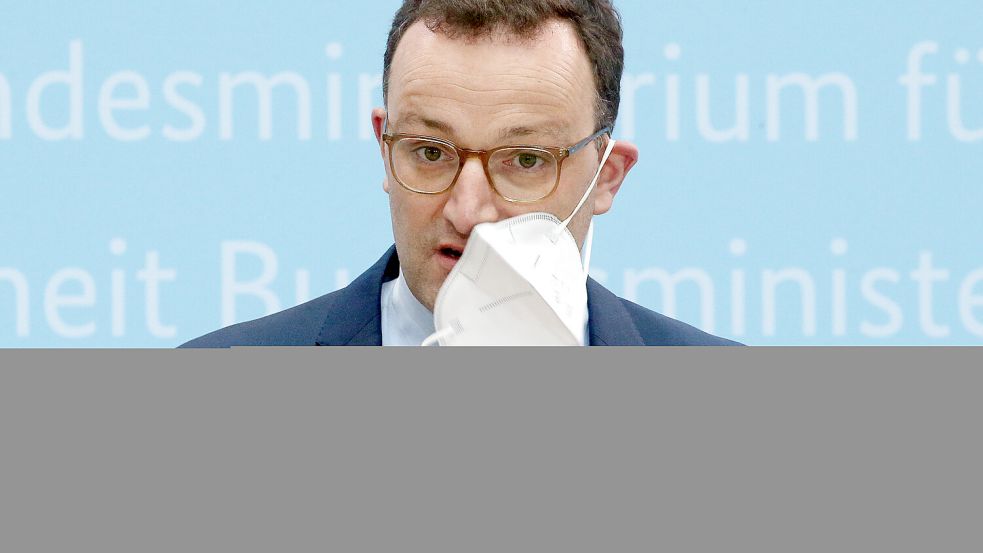 Zu Beginn der Corona-Pandemie hat der ehemalige Bundesgesundheitsminister Jens Spahn Lieferanten eine unbegrenzte Abnahme von Masken zugesichert. Foto: dpa/Wolfgang Kumm