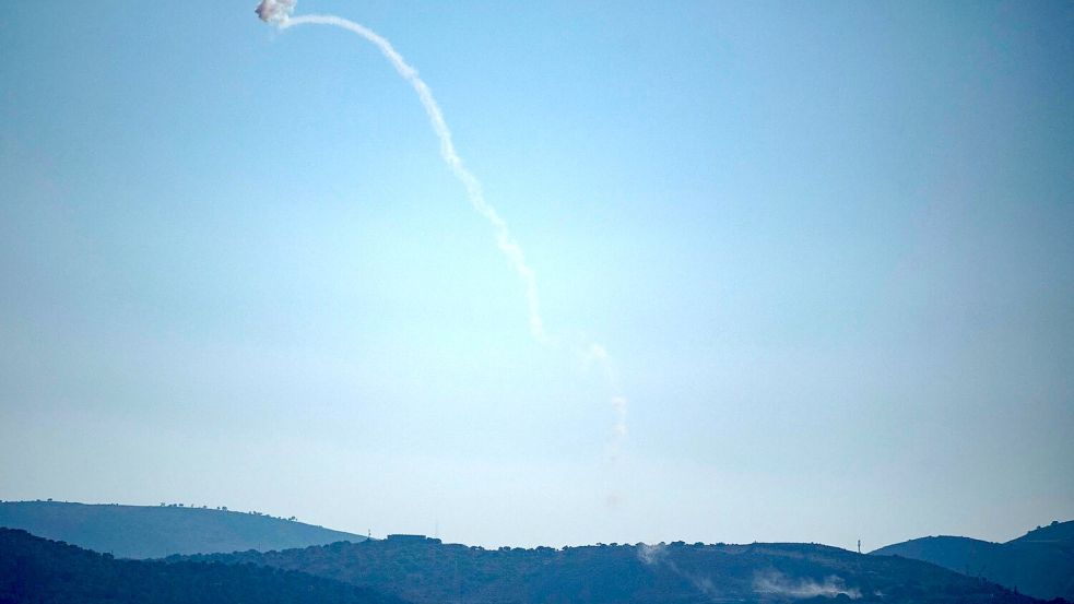 Israel und die Hisbollah-Miliz liefern sich nahezu täglich Luft- und Artilleriegefechte. Foto: Leo Correa/AP/dpa