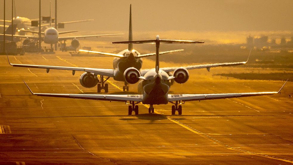 Ein großer Teil der Nachfrage wird laut Boeing von Billigfliegern und aus China kommen. (Archivbild) Foto: Boris Roessler/dpa