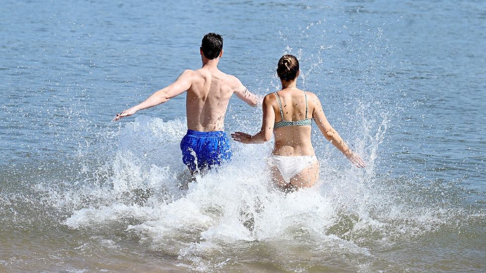 Es soll über 30 Grad in einigen Regionen Deutschlands werrden. Foto: Roberto Pfeil/dpa