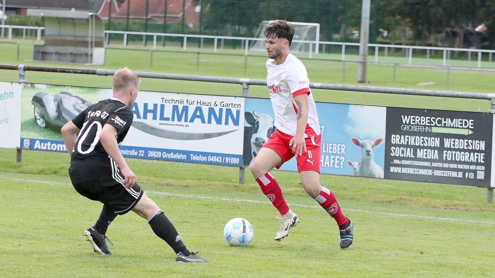 Tom Böhling, hier im Spiel gegen Westrhauderfehn, war am Sonntag in Leer nicht zu stoppen. Foto: Wilfried Gronewold