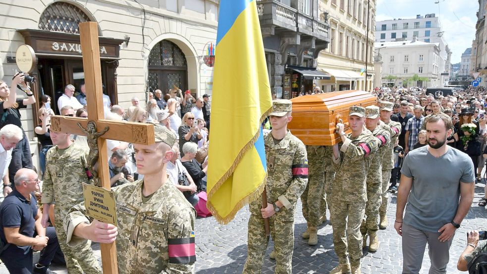 Beerdigung der ukrainischen Politikerin Farion Foto: Mykola Tys/AP/dpa