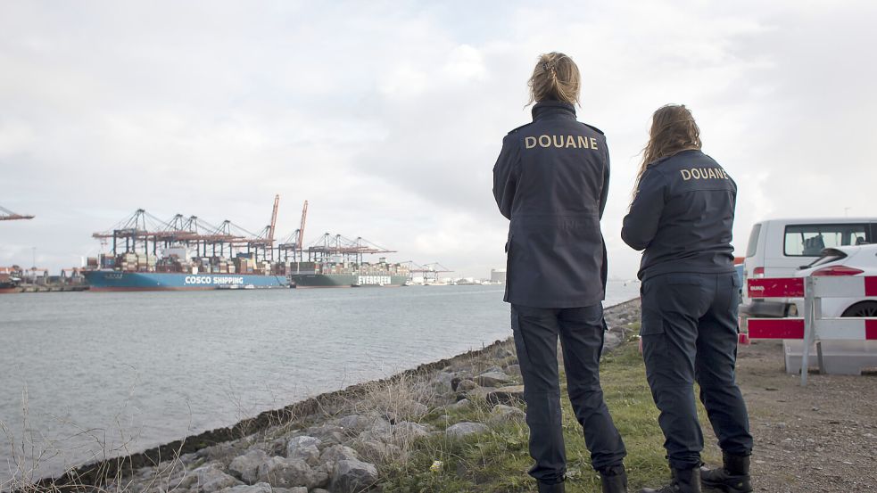 Niederländische Behörden haben im Hafen von Rotterdam eine Rekordmenge an Crystal Meth beschlagnahmt. Foto: dpa/belga/Kristof Van Accom