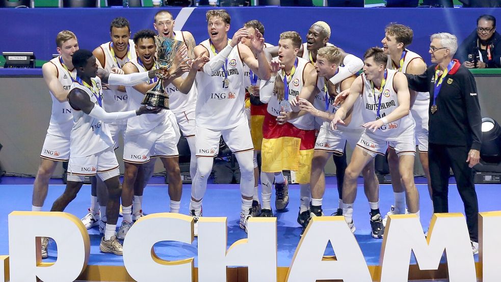 Deutschlands Basketballer wollen auch bei Olympia eine Medaille. Foto: Matthias Stickel/dpa