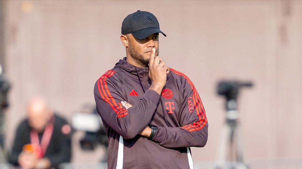 Hat noch viel Arbeit vor sich: Bayerns Neu-Coach Vincent Kompany. Foto: David Inderlied/dpa