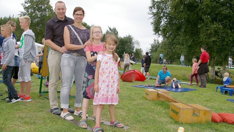 Dies Bild stammt aus dem Jahr 2016: Damals wie heute sind Spiele für die ganze Familie ein wichtiger Bestandteil des Familien- beziehungsweise Sommerfestes am Großen Meer. Foto: Marlies de Vries