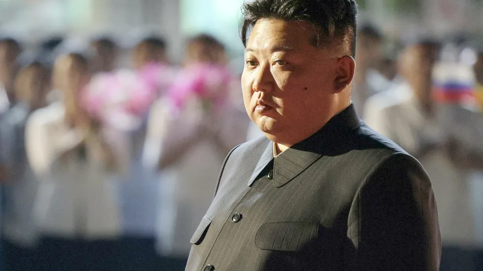 Der nordkoreanische Diktator lässt sein Land verhungern und lebt selber in Saus und Braus. Foto: IMAGO / SNA