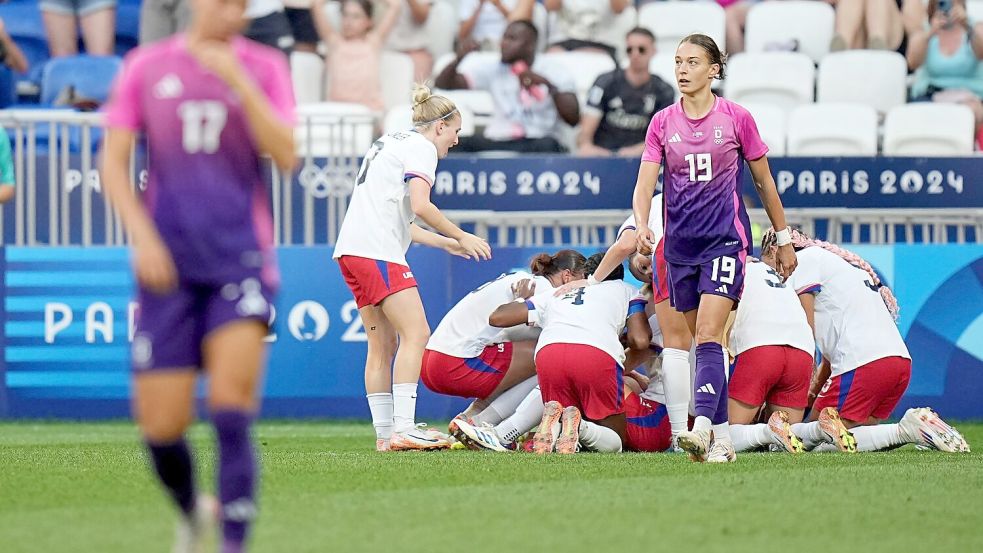 Bittere Niederlage gegen die USA: Felicitas Rauch und die DFB-Frauen Foto: Laurent Cipriani/AP/dpa