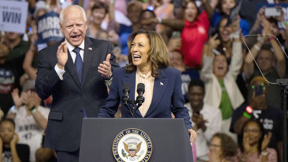 Gerade gemeinsam in den US-Wahlkampf gestartet: Kamala Harris und Tim Walz. Foto: Joe Lamberti/AP/dpa