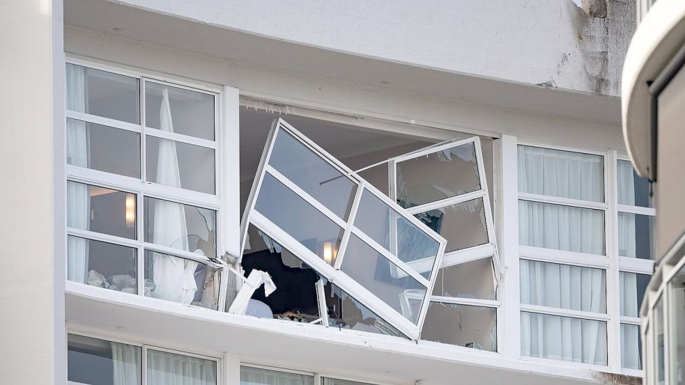 Durch den Crash wurden Teile des Hotels schwer beschädigt. Foto: Brian Cassey/AAP/dpa