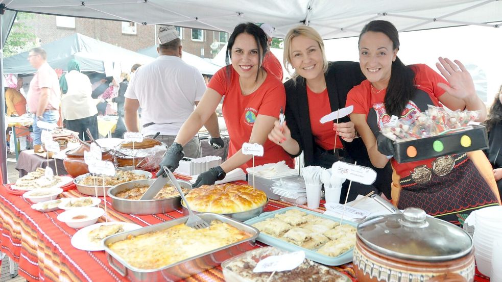 Beim Fest der Kulturen können die Besucher Köstlichkeiten aus aller Welt probieren. Foto: Wolters