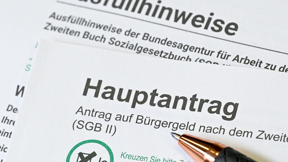 Die Ausgaben für das Bürgergeld sind von 36,6 auf 42,6 Milliarden Euro gestiegen. (Illustration) Foto: Jens Kalaene/dpa