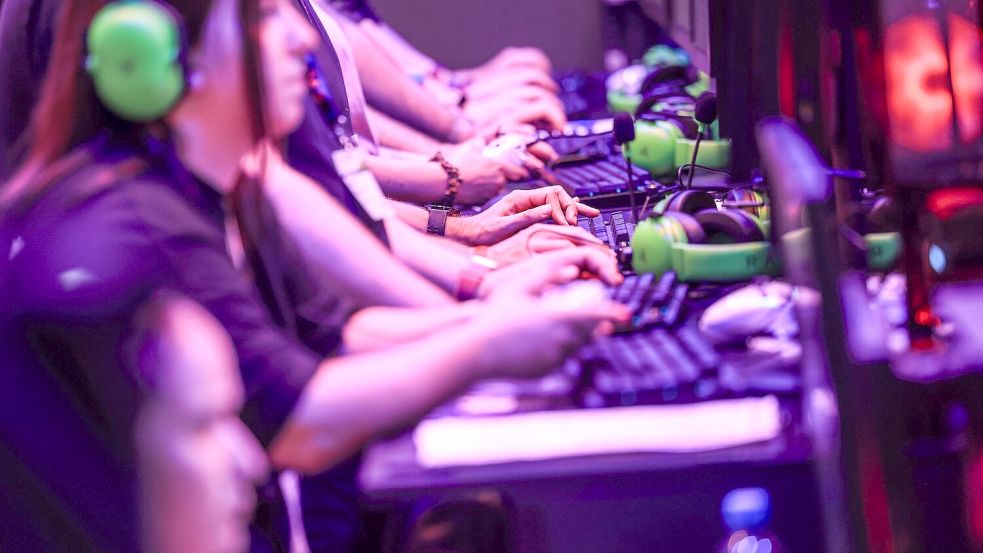 Eine Paradies für Computerspieler: Die Gamescom hat geöffnet. Foto: Oliver Berg/dpa